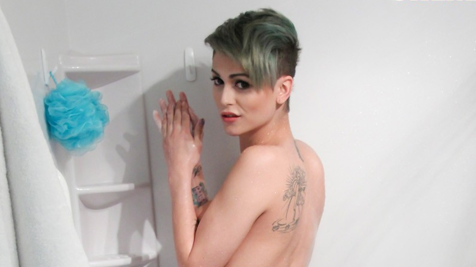 Domino Presley ... in Greenish-Blue?