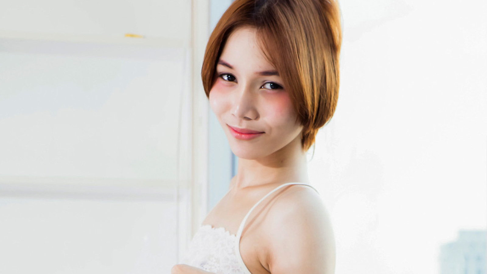 Petite Bonus's Big Dildo!