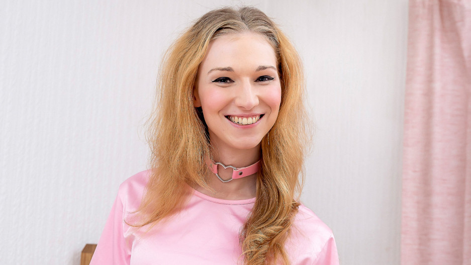 Gorgeous Ella Venus Cums For You!
