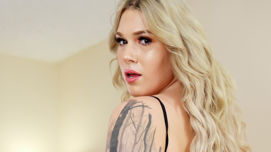 Rob Yaeger Fucks Aspen Brooks!