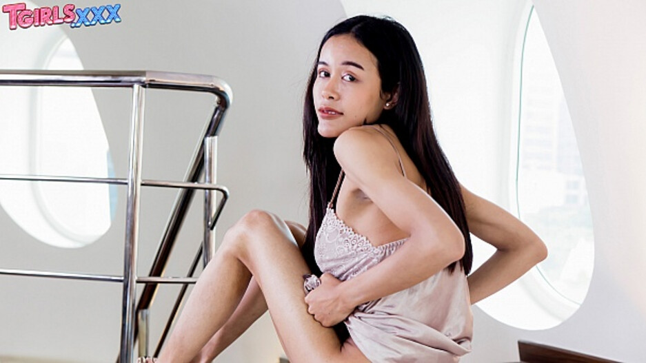 Cumshot Friday: Thai Beauty Sally!